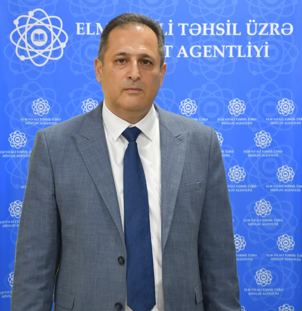 Mübariz Hacıbəyov - Direktor background