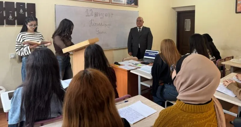  Kollecdə 12 noyabr – Konstitusiya Günü ilə əlaqədar debat kecirildi